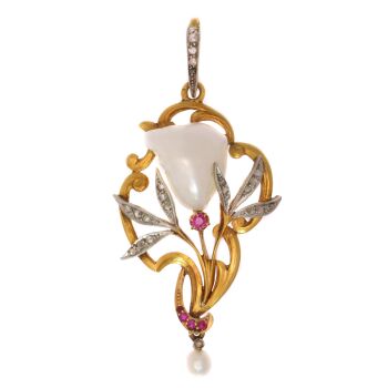 French Art Nouveau pendant with big Mississippi dog tooth pearl diamonds rubies by Artista Sconosciuto