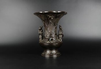 A Japanese Bronze Flower Vase, Edo Period (1603-1868) by Onbekende Kunstenaar