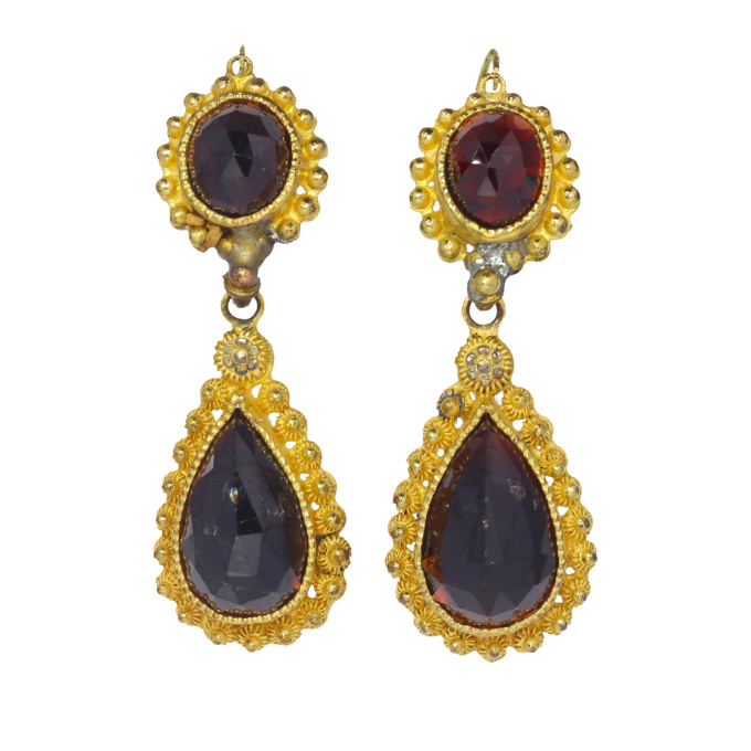 Victorian gilded garnet parure matching necklace and earrings in original box by Artiste Inconnu