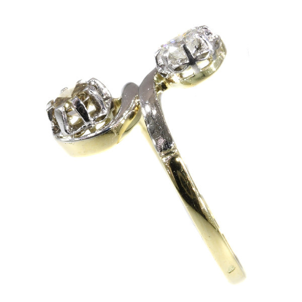Vintage Fifties romantic engagement ring with white and champagne brilliant by Unbekannter Künstler