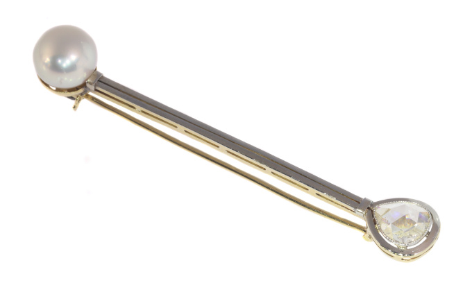 High quality Art Deco pin with large natural pearl and large rose cut diamond by Artista Desconocido