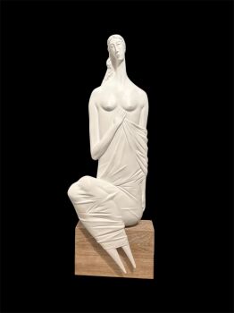 Posing woman by David Khmaladze