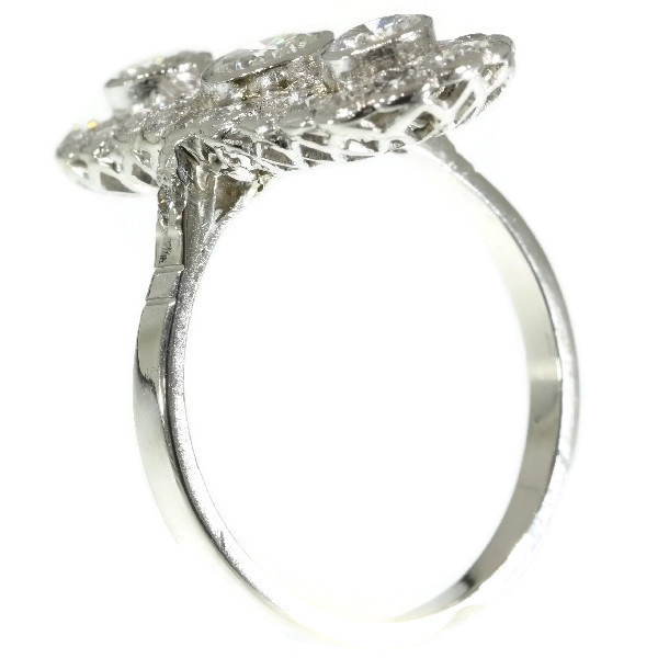 Art Deco engagement ring platinum and diamonds by Artiste Inconnu