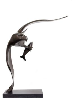 Roofvogel met vis no. 2 by Evert den Hartog