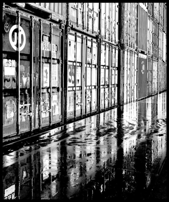 B&W Container Sunrise by Didier Engels