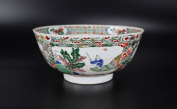 A Chinese famille verte ‘fishermen’ bowl, Kangxi period (1662-1722) by Onbekende Kunstenaar