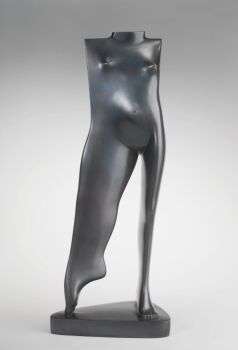 Torse Debout De Jeune Femme  by Kobe