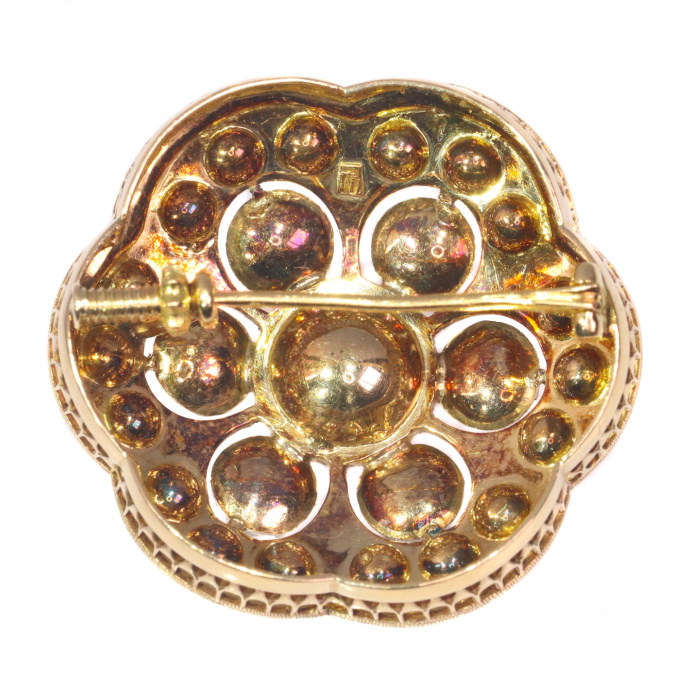 Vintage Antique gold brooch set with large rose cut diamonds by Unbekannter Künstler