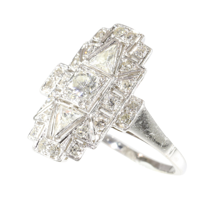 Vintage Allure: 1950's Art Deco Diamond Ring by Unbekannter Künstler