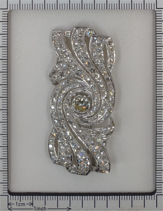 Vintage 1920's Art Deco platinum diamond brooch by Unbekannter Künstler