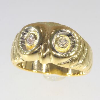 Vintage Interbellum 18K gold ring owl with diamond eyes by Onbekende Kunstenaar