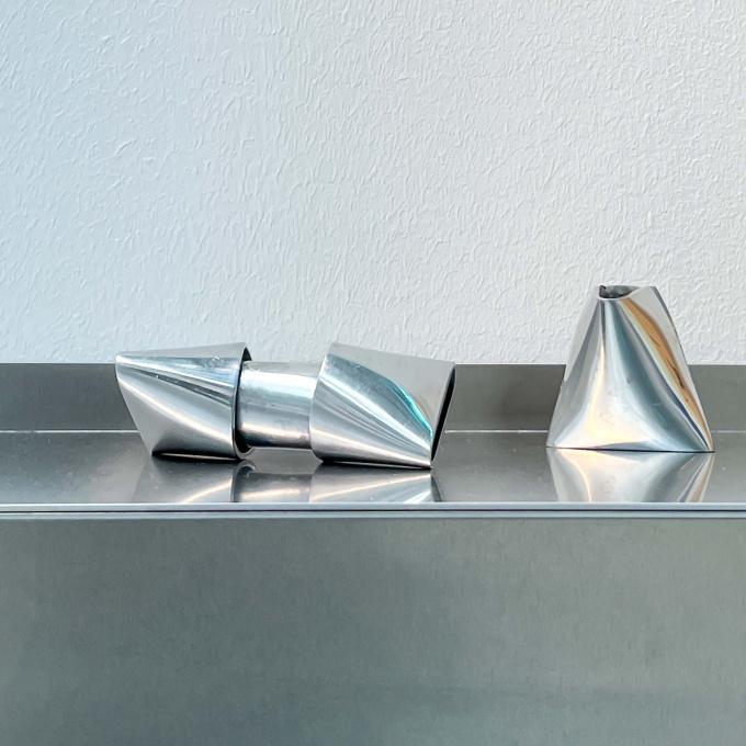 Kussenobject by Françoise Van den Bosch