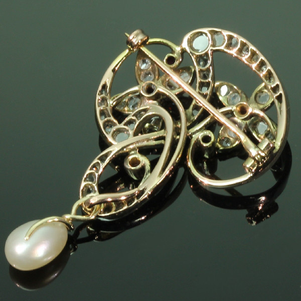 Art Nouveau brooch with diamonds and rubies Jugendstil by Artiste Inconnu