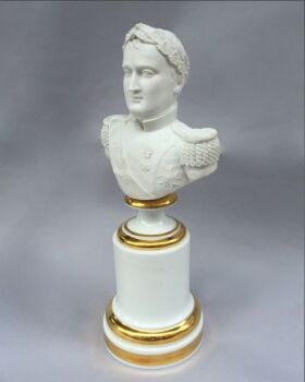 'Porcelaine de Paris' bust of Napoleon by Onbekende Kunstenaar