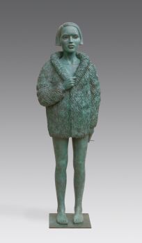Vrouw met bontjas by Erwin Meijer