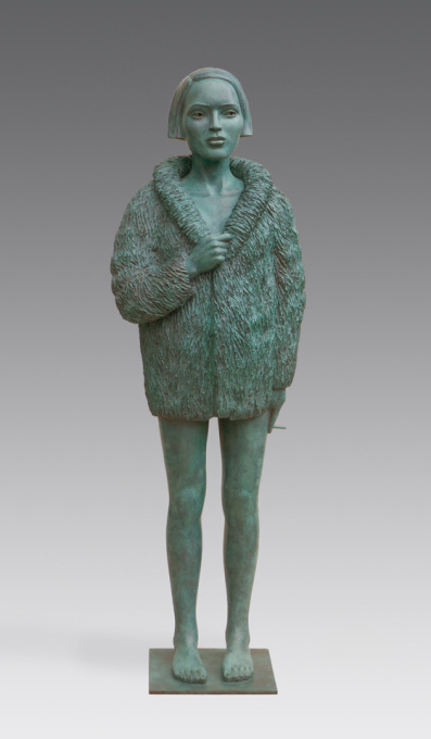 Vrouw met bontjas by Erwin Meijer