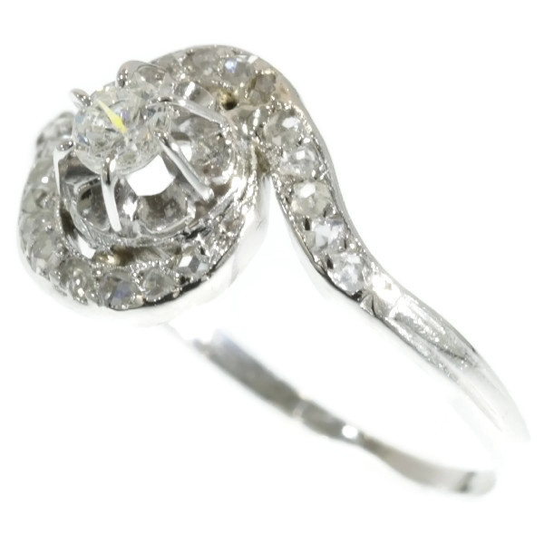 Art Deco curled up platinum ring with diamonds by Onbekende Kunstenaar