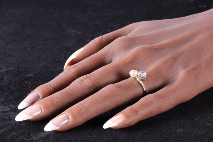 Historic Love: A Toi et Moi Ring from 1900 by Unbekannter Künstler