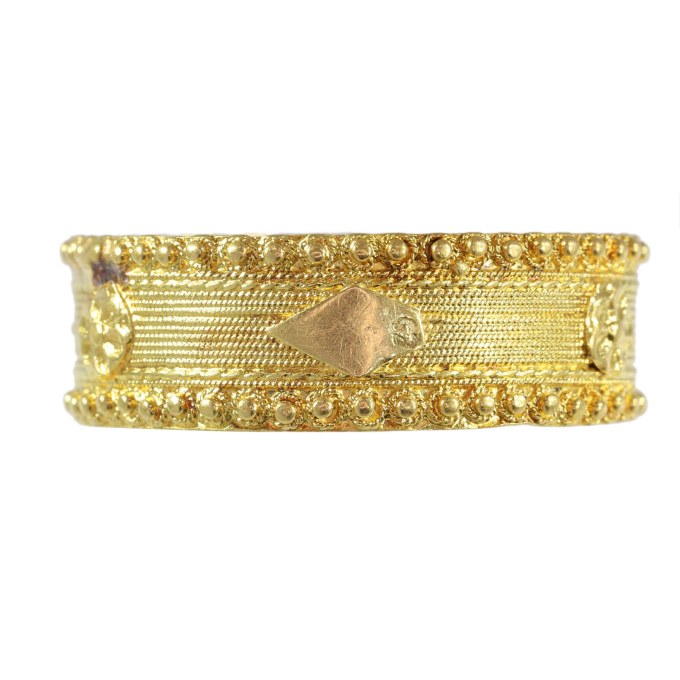 Antique 18K Gold Wedding Band, Circa 1820 – Wear a Piece of History, Feel the Love by Artiste Inconnu