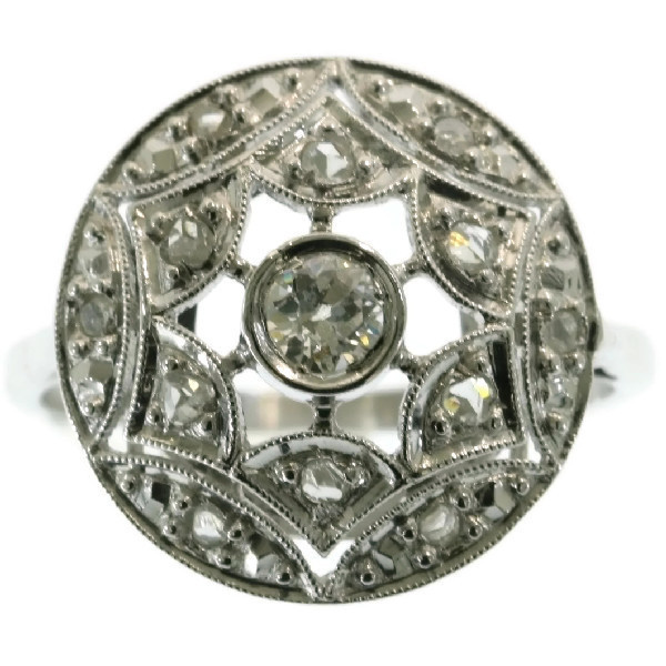 Sparkling vintage Art Deco diamond engagement ring by Onbekende Kunstenaar