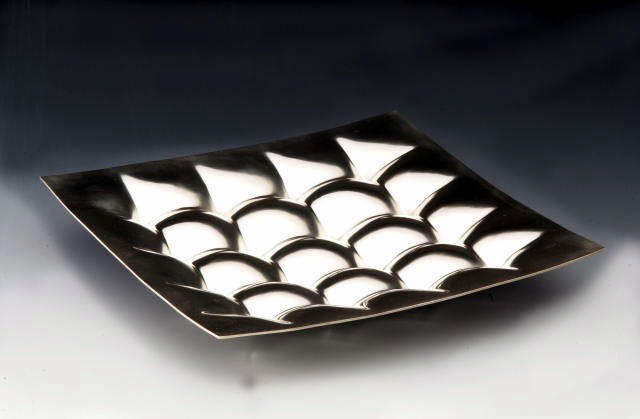 capitonnated dish by Paul de Vries