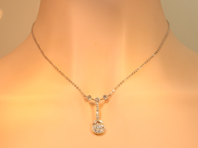 French Art Deco diamond pendant by Artiste Inconnu