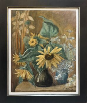 Zonnebloemen en distels in vintage vaas, 1928 by Herman Bieling