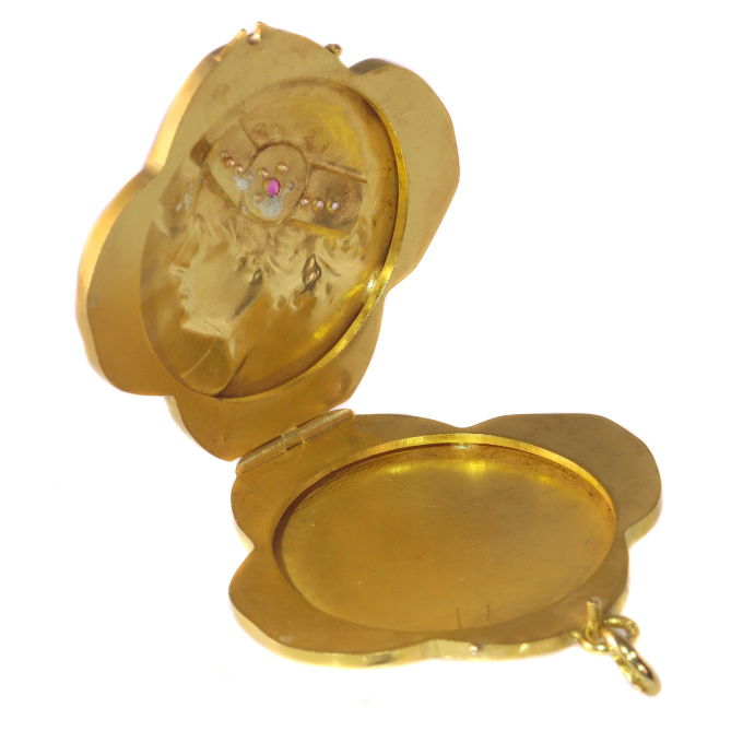 Genuine vintage Art Nouveau 18K gold locket good luck charm by Artista Sconosciuto