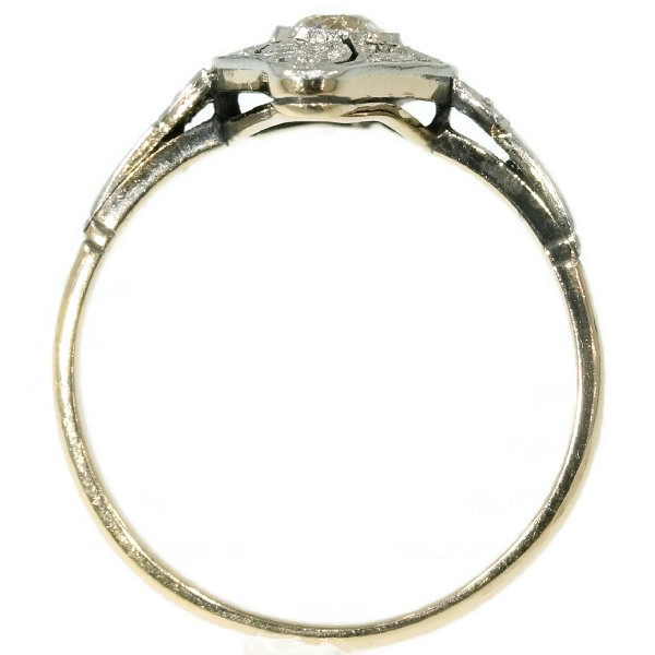Art Deco diamond engagement ring by Artista Desconocido