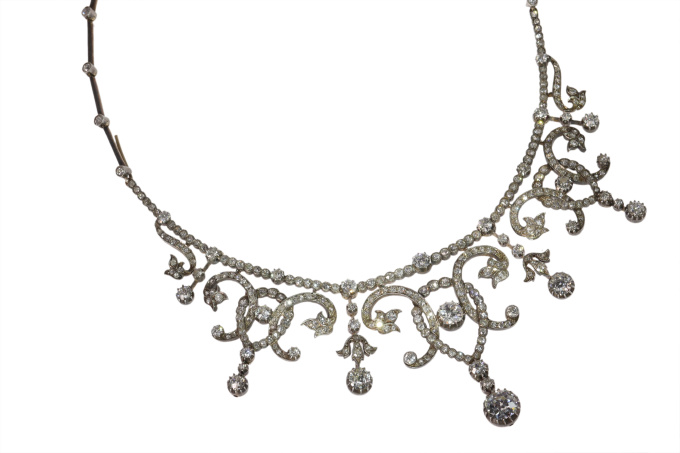 Romantic Victorian Diamond Garland – A Choker of Ceremony and Sentiment by Artista Desconocido