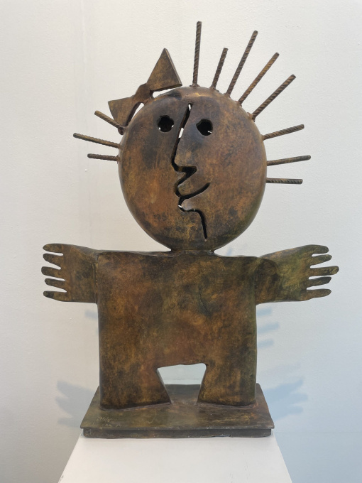 Chica con Lazo  by Juan Ripollés
