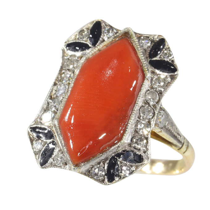 Vintage Art Deco ring with diamonds coral and black enamel by Onbekende Kunstenaar