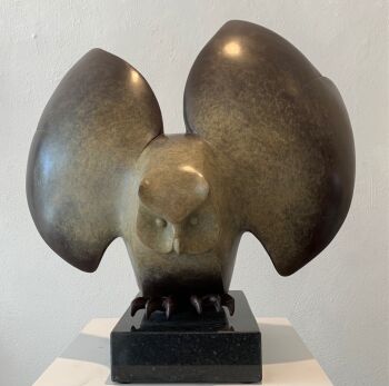 Landende uil no. 4 - In Stock by Evert den Hartog