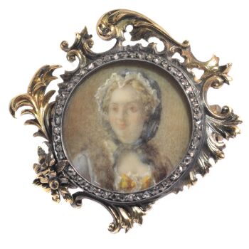 French Victorian brooch painted miniature of Madame de Pompadour in diamond mounted gold frame by Onbekende Kunstenaar